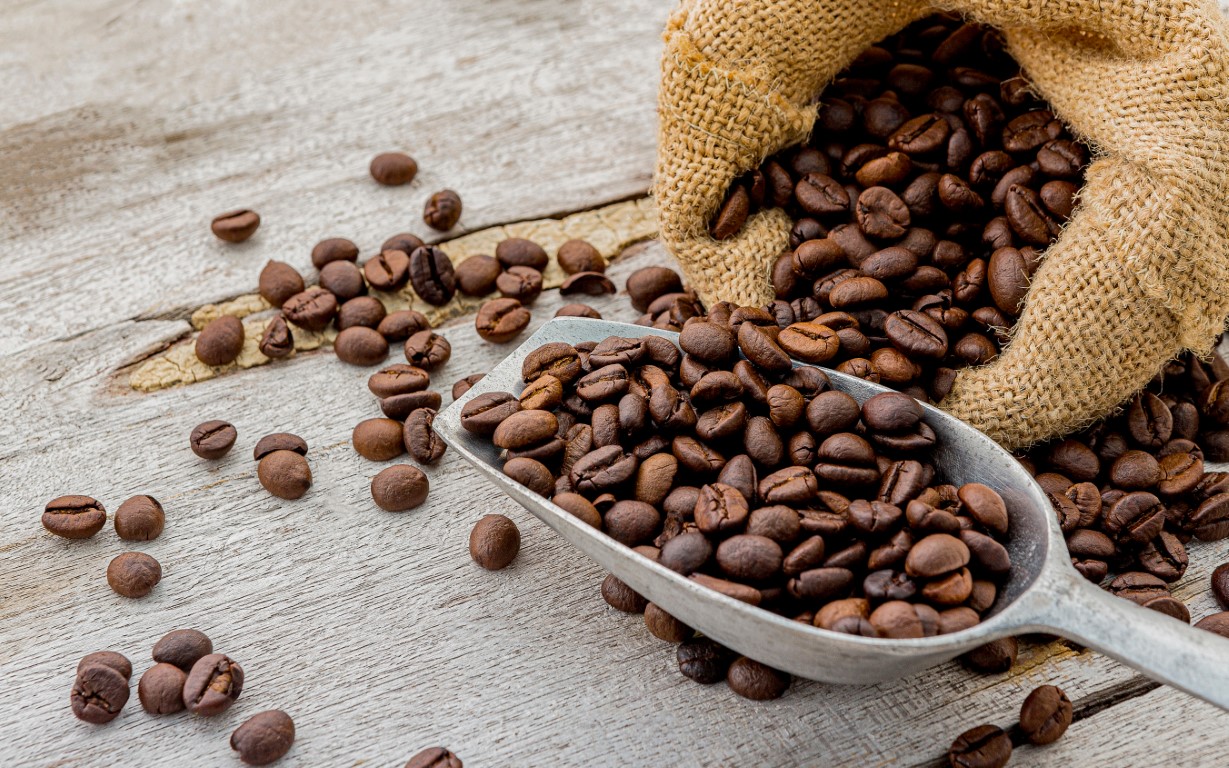 5 avantages à troquer sa machine capsule contre du café en grains
