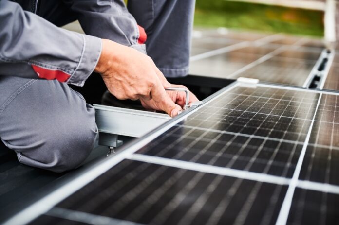 panneaux photovoltaiques batterie solaire fonctionnement autoconsommation